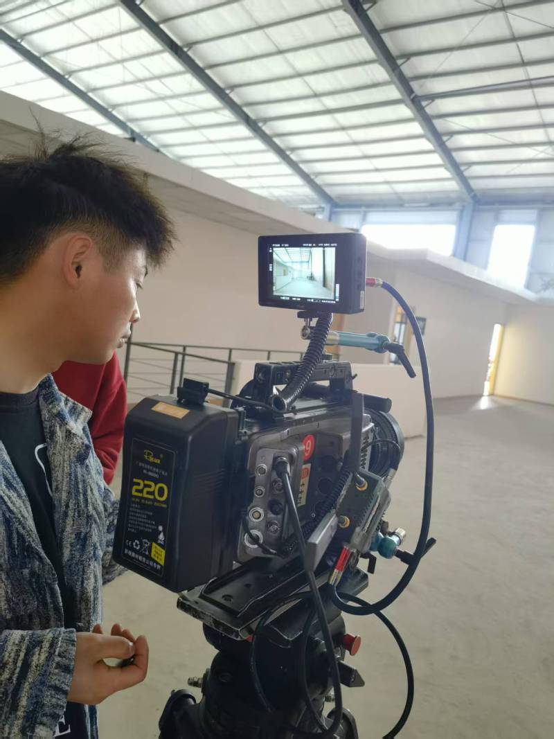 创新驱动，智领未来——龙陵县TVC与广告片拍摄制作的创新实践